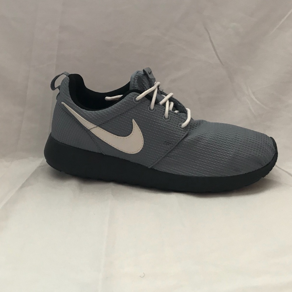 Nike Roshe Tenis shoe